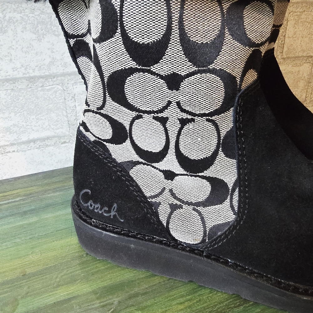 Coach‎ Signature Boot - Picture 3 of 9